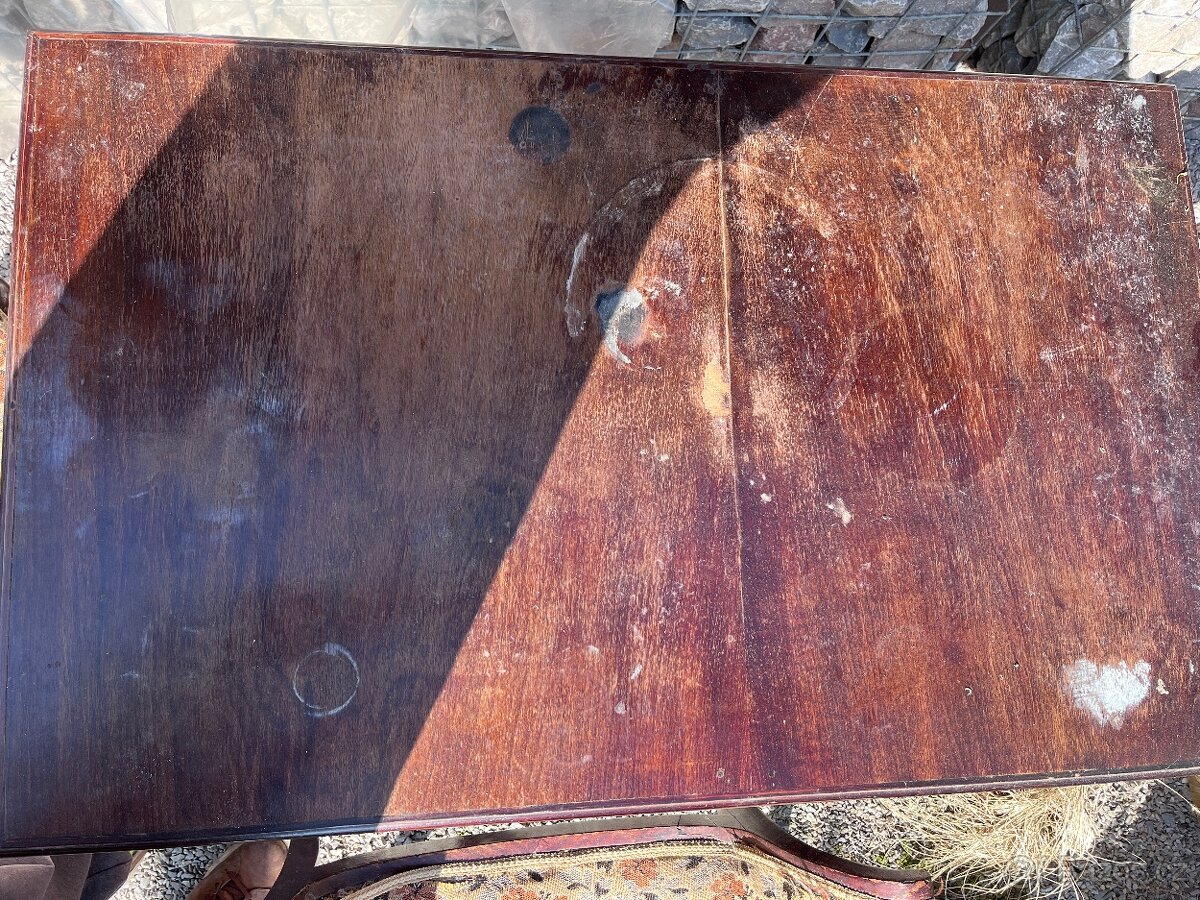 Starožitný nábytek - 2