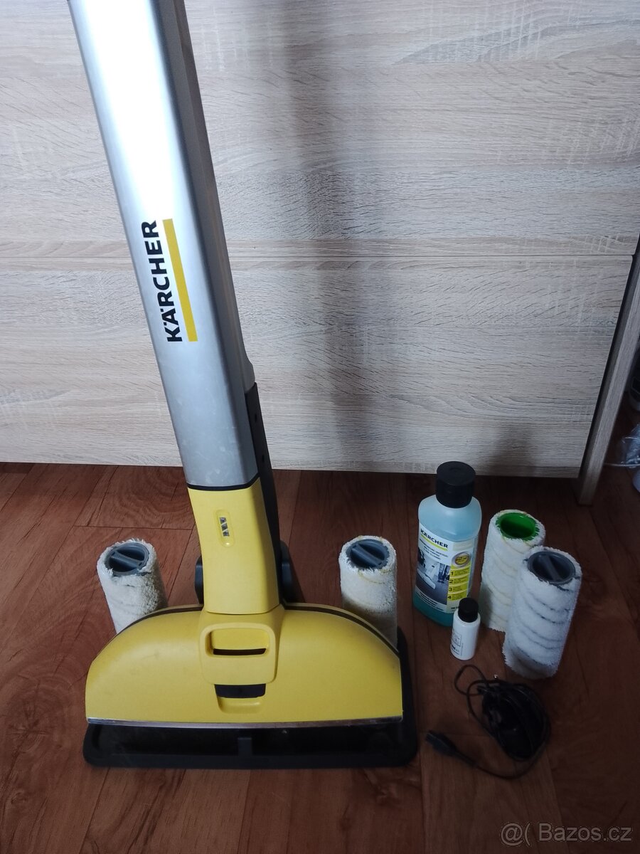 Podlahová myčka, mycí stroj Karcher - 2