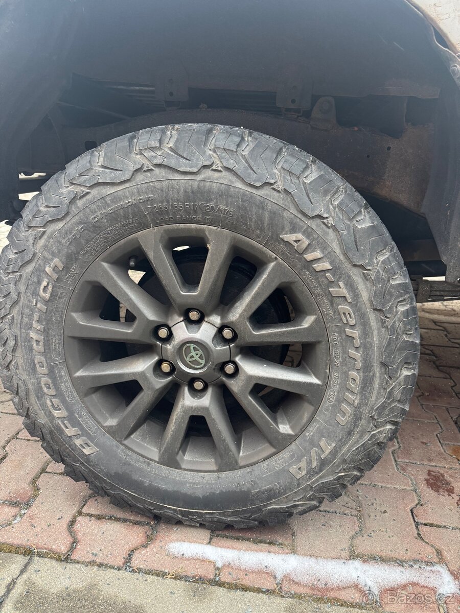 Toyota Hilux 3.0D manual - 2
