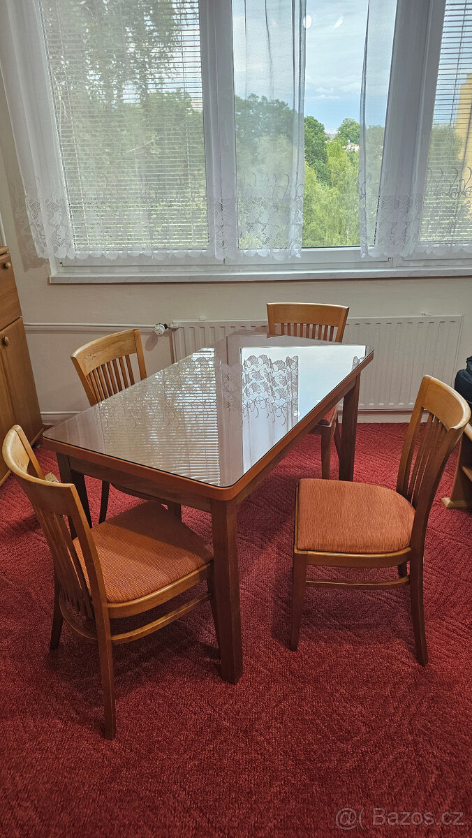 Jídelní set stůl+4 židle masív - 2