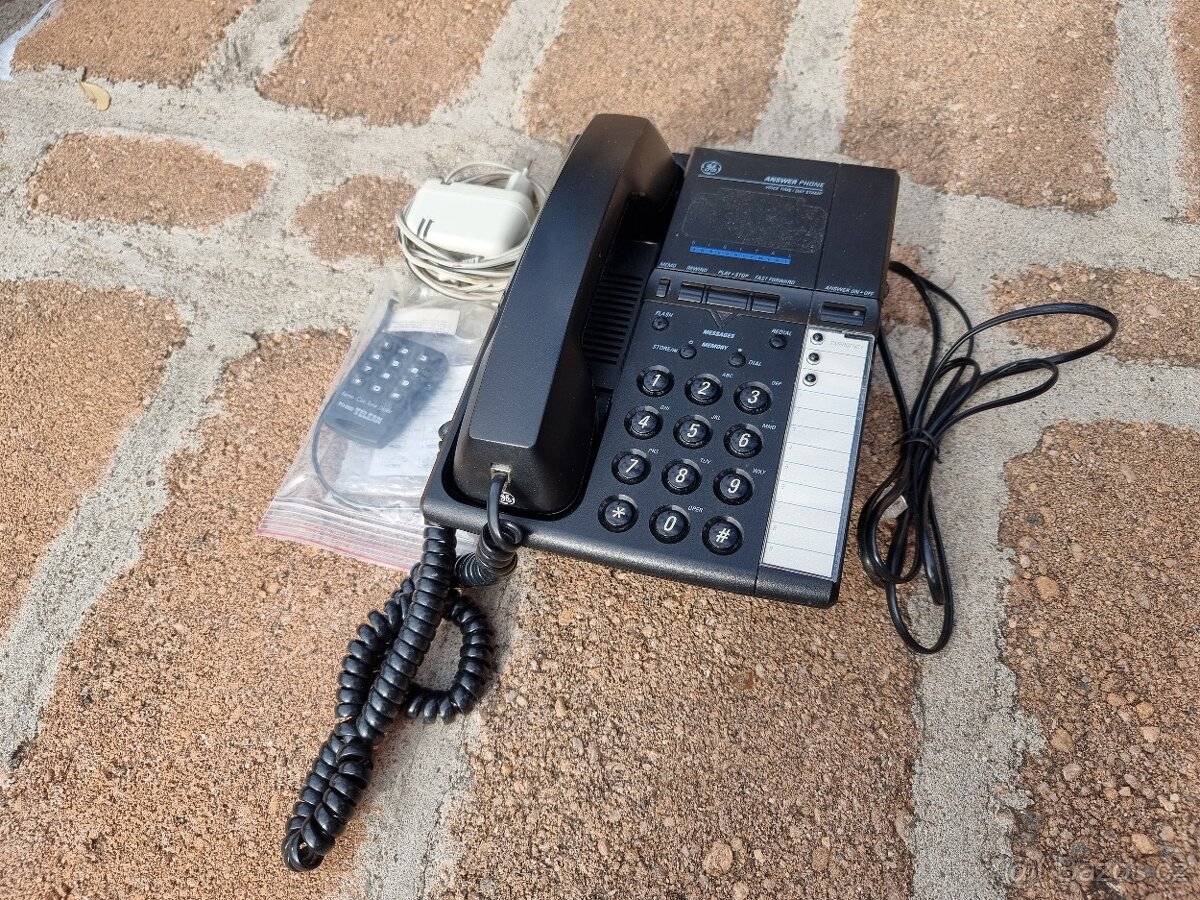 Retro telefon se záznamníkem - 2