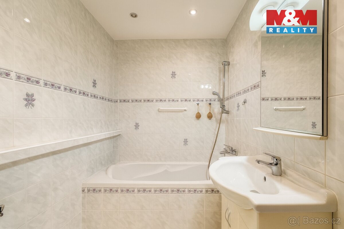 Pronájem bytu 2+1, 61 m², Trutnov, ul. Papírenská - 2