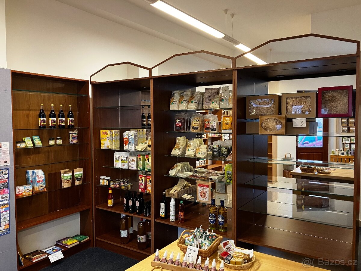 Prodám vybavení prodejny - regály, pult, atd - 2