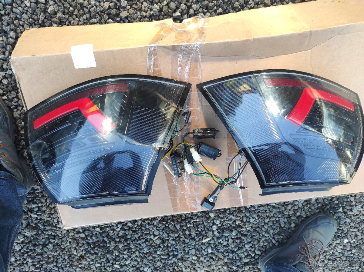 koncové světla golf V - 2