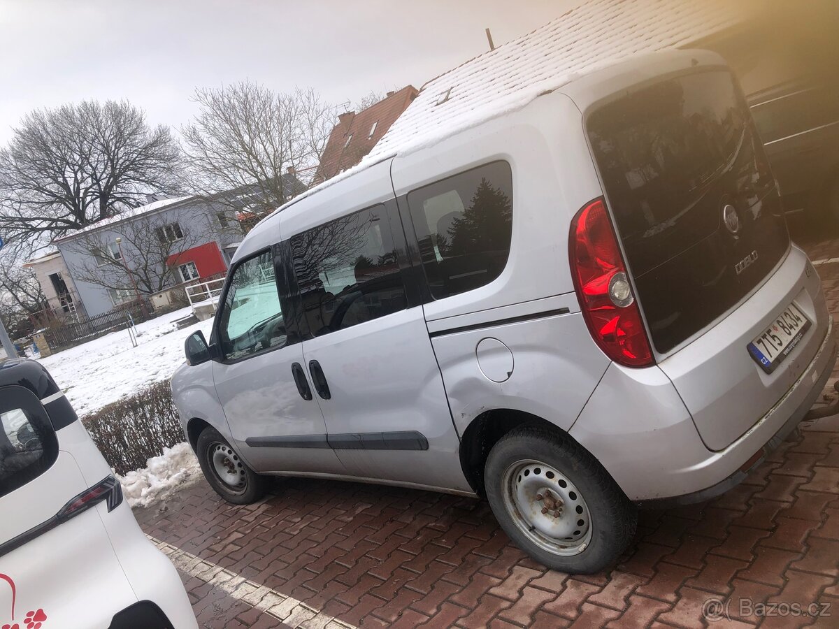 FIAT DOBLO 1.3 JTD MULTIJET 2010 - 2