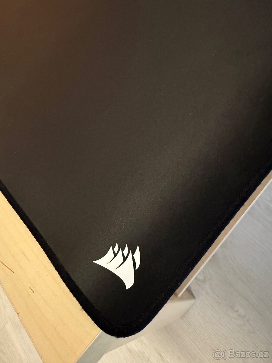 Herní podložka pod myš Corsair XL černá - 2