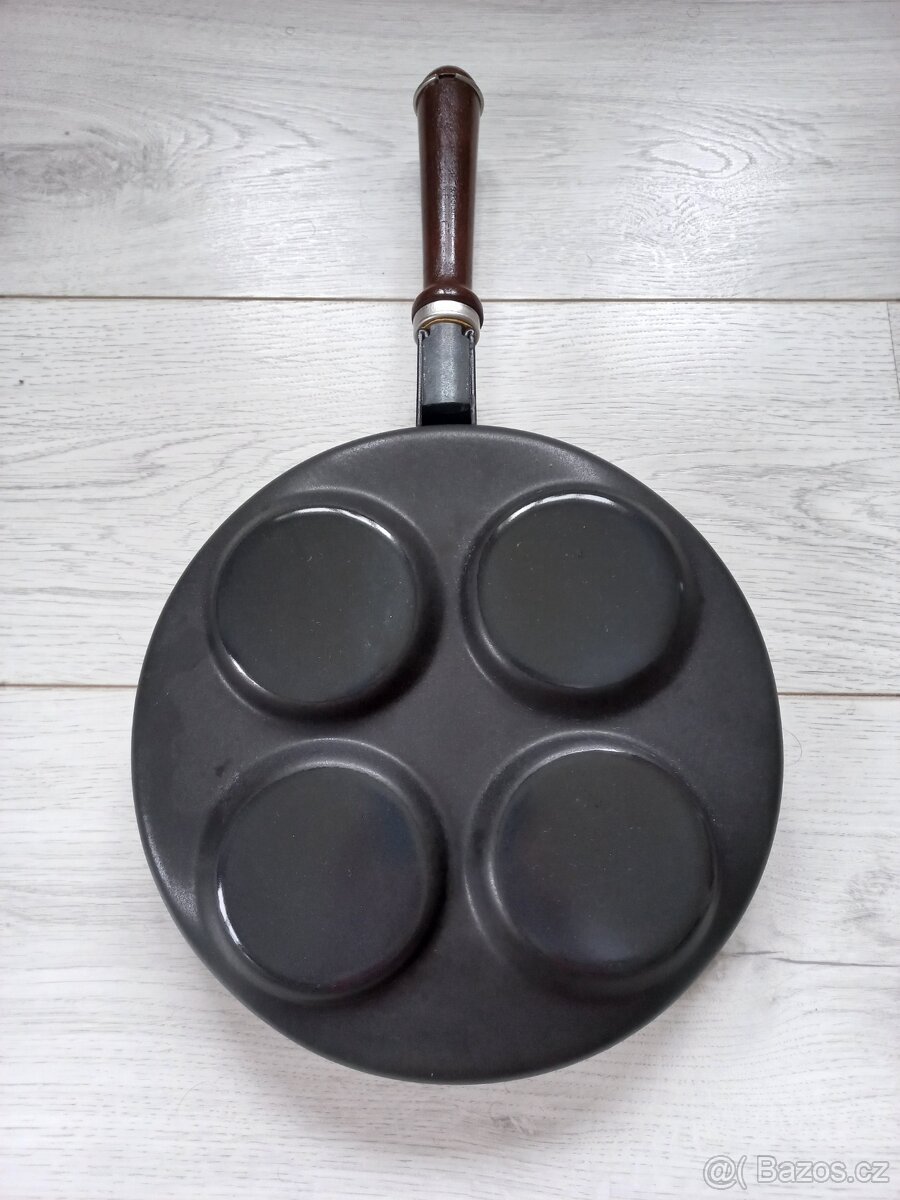 Klasický smaltovaný lívanečník modrý - 2