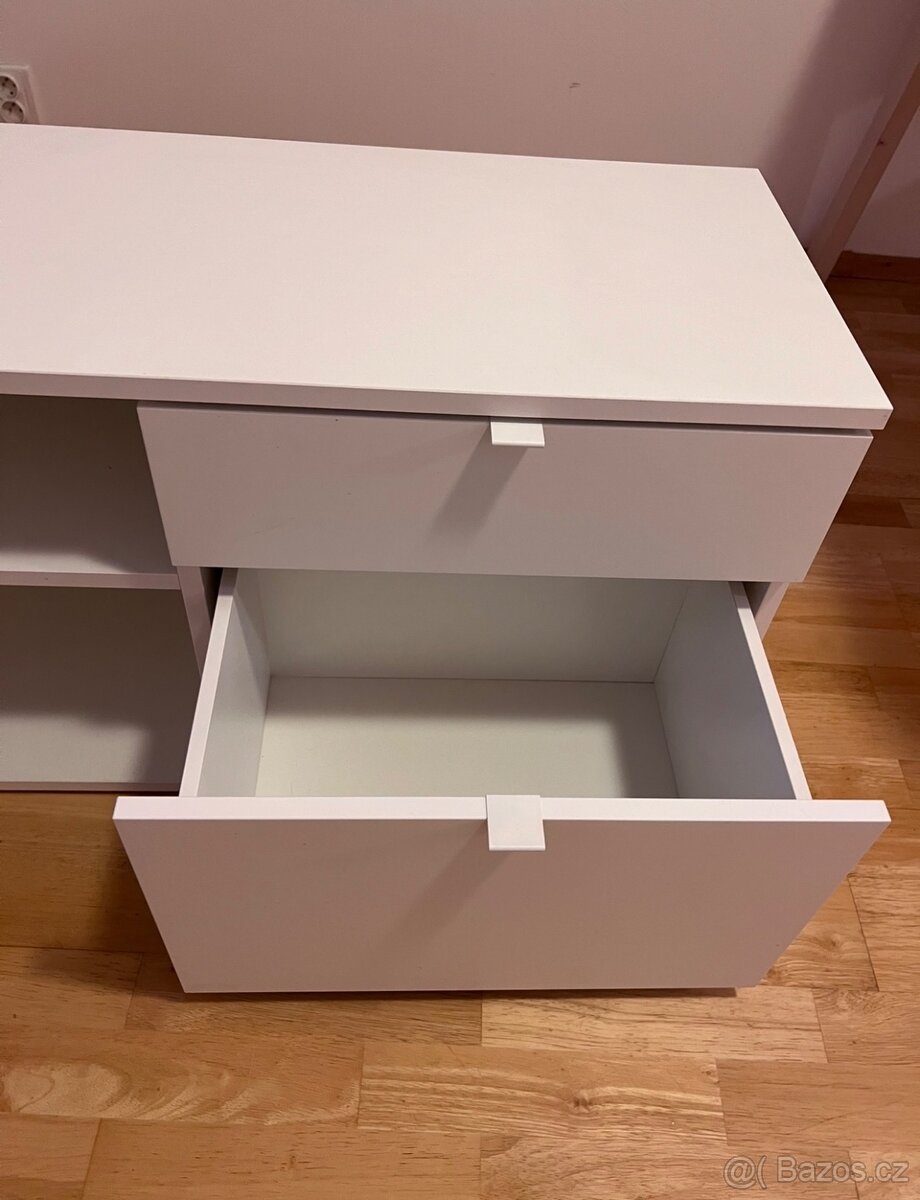 Stolek pod televizi - 2