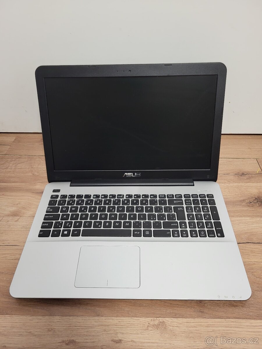 ASUS X555M | i5 | 8GB | 240GB SSD | GEFORCE 930M | - 2