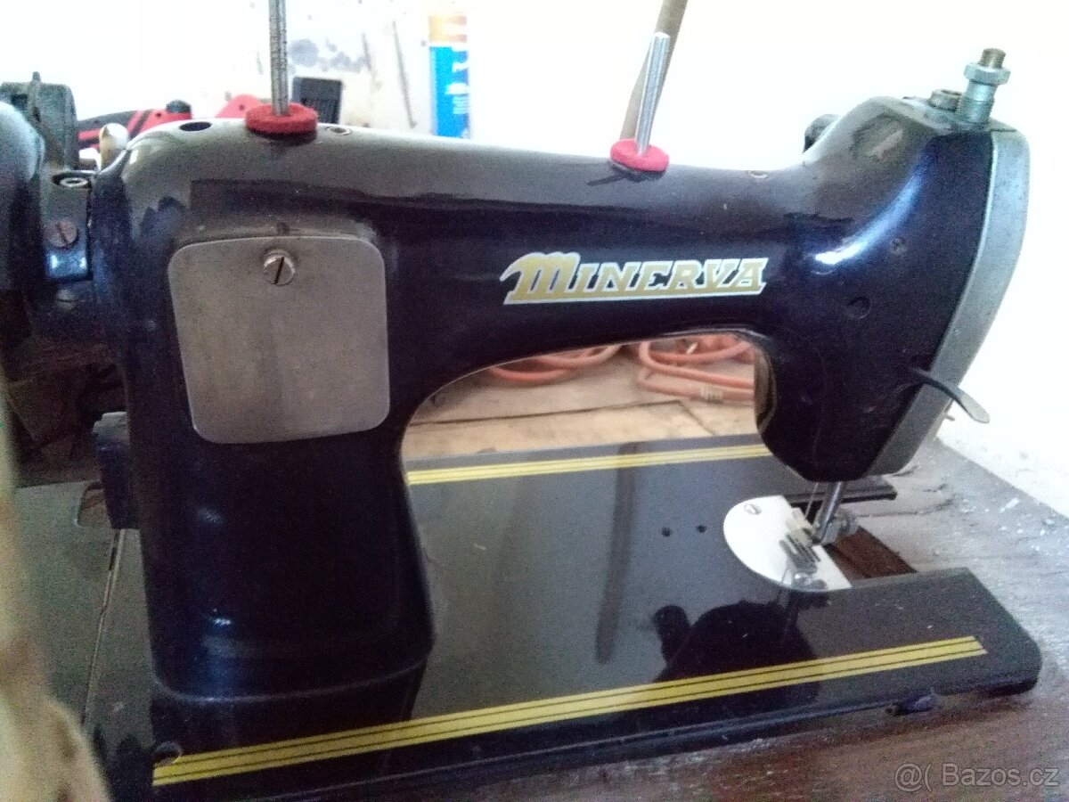 Prodám šicí stroj Minerva, na náhradní díly. - 2