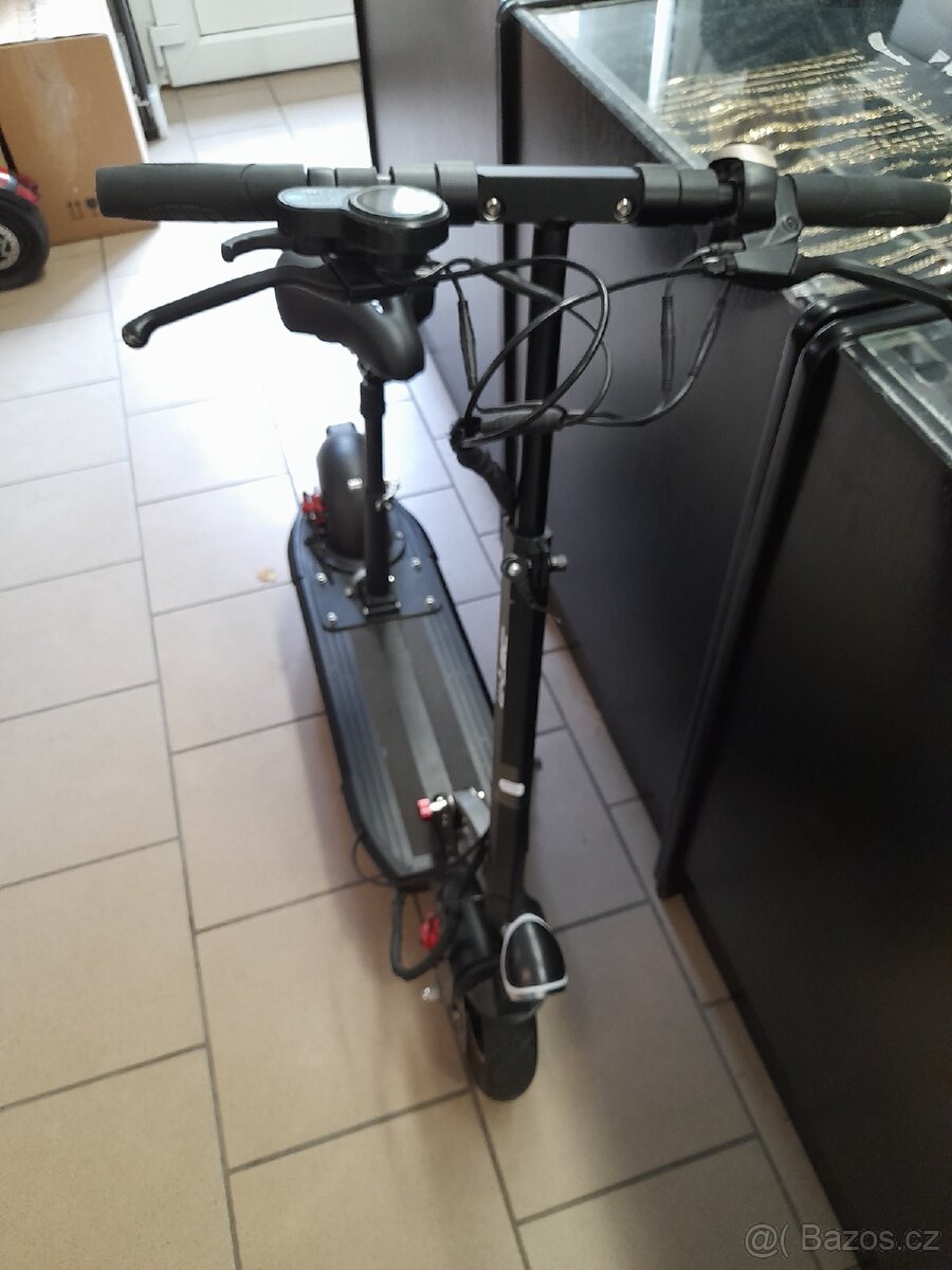 Koloběžka W-Tec - 2