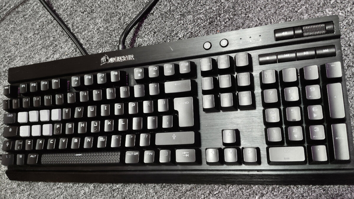 Corsair K70 LUX RGB Mechanical Gaming Keyboard- Brown switch - 2