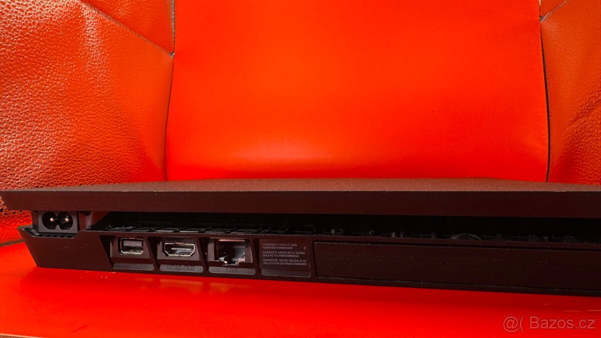 PS4 Slim 1TB + 2x ovladač (1 úplně nový) - 2