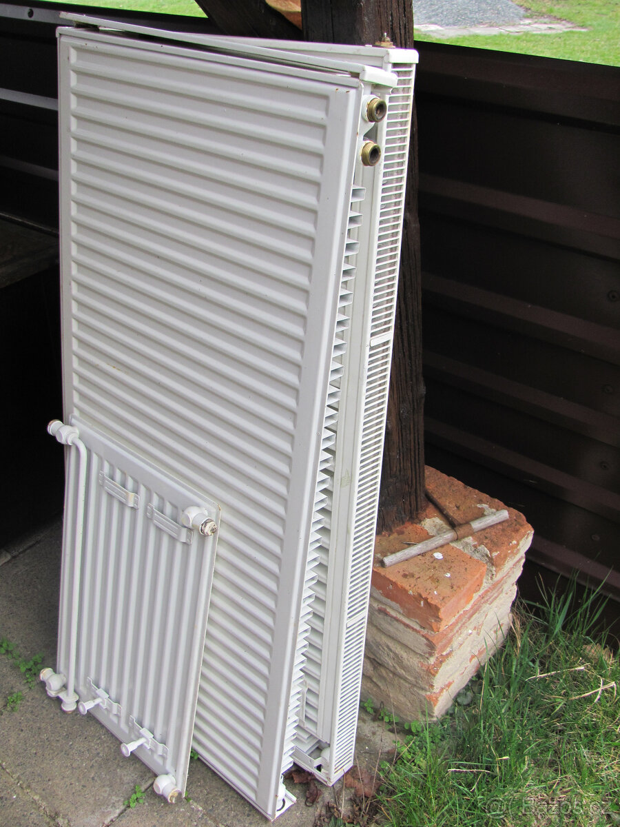 PLECHOVÉ RADIÁTORY KORADO - 8ks - 2