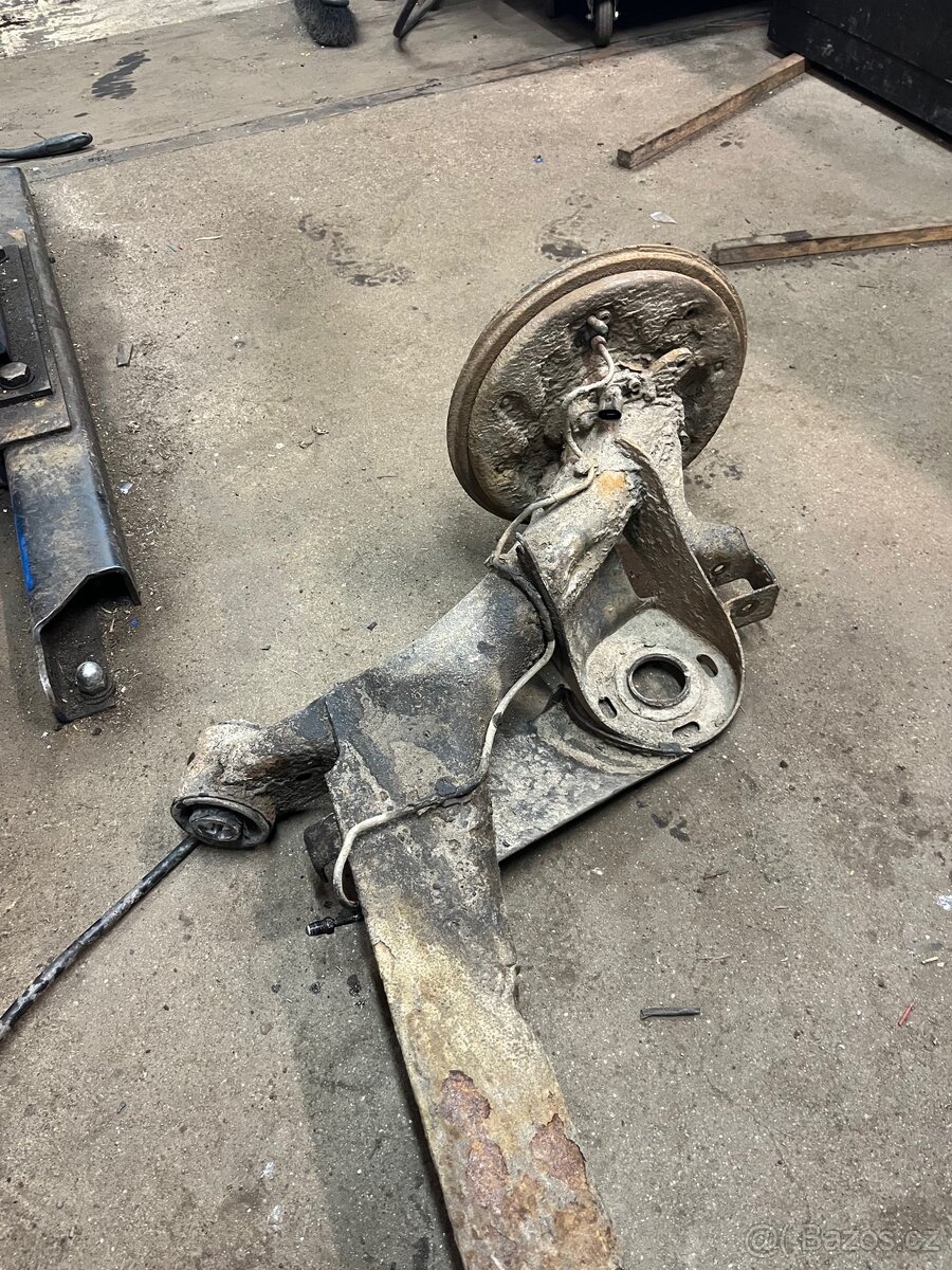 Zadní náprava Octavia - 2