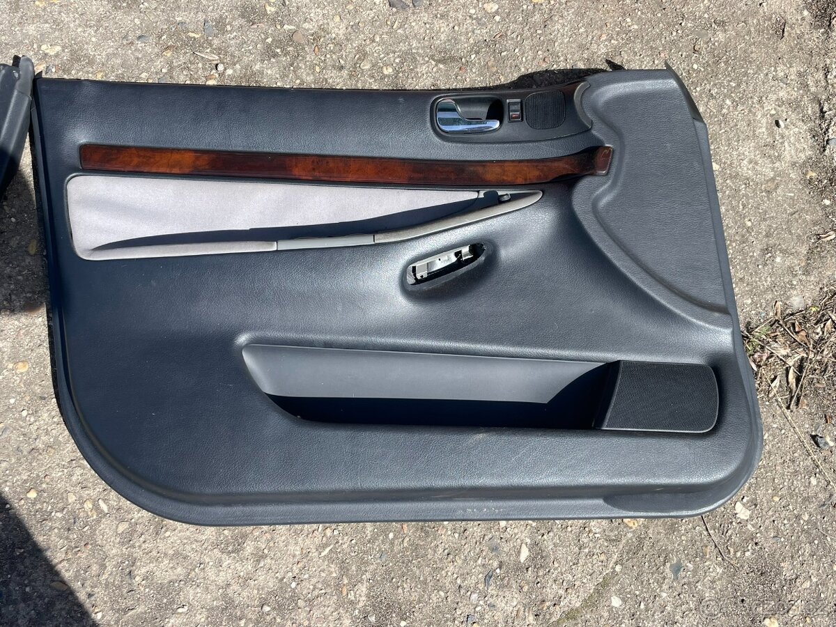 Audi A4 B5 tapecírunk interiér - 2