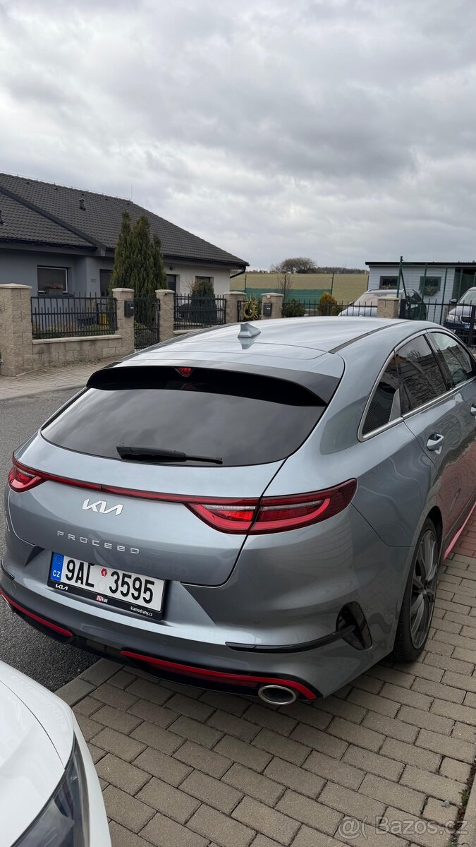 Kia ProCeed - 2