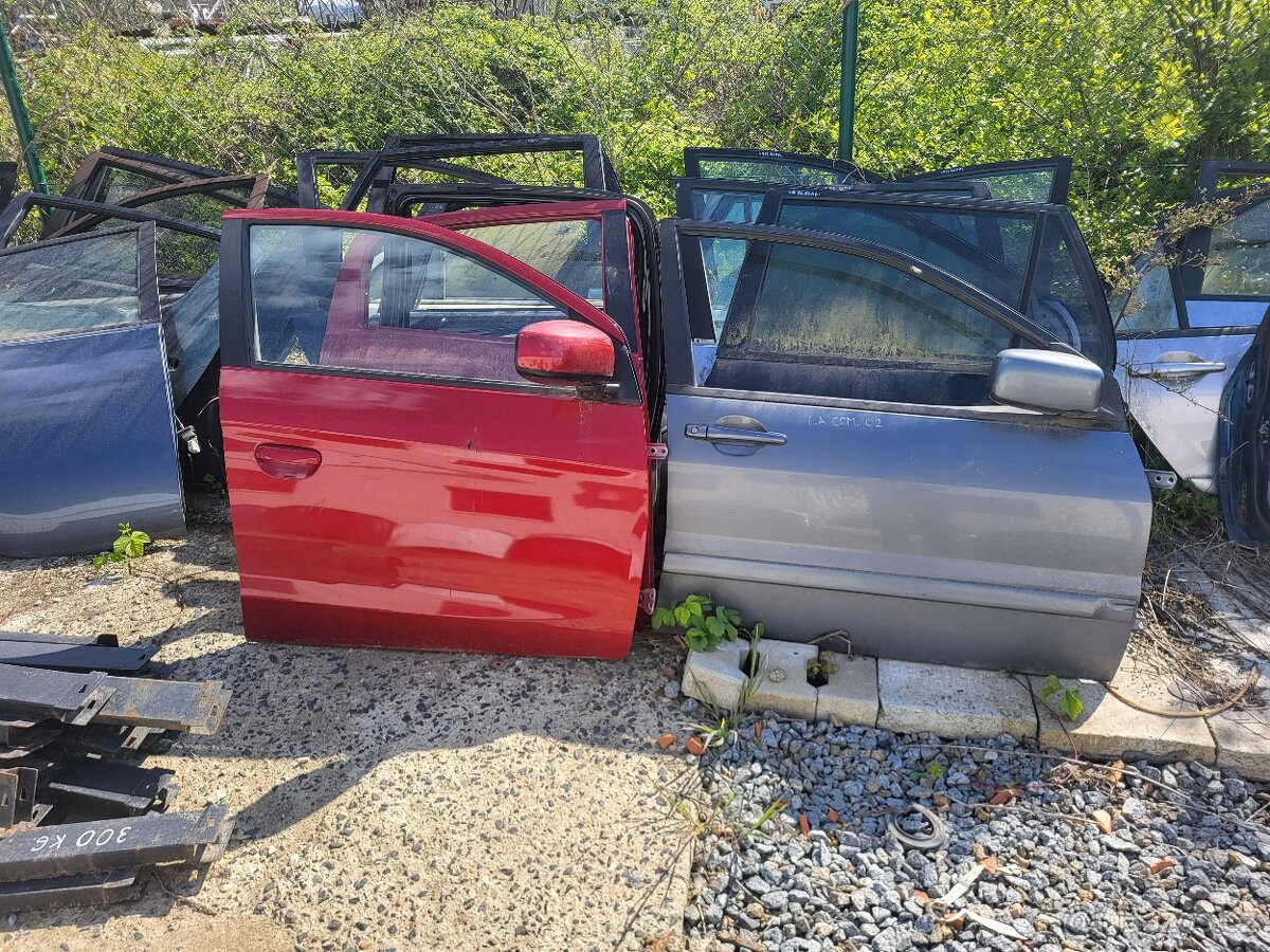 MITSUBISHI - PŘEDNÍ DVEŘE - 2