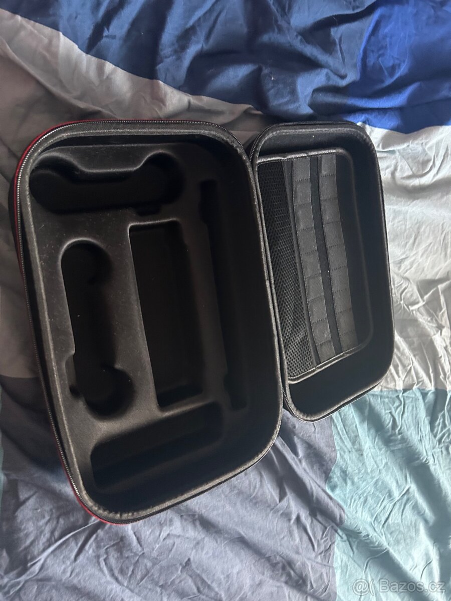 Nintendo switch s příslušenstvím a hry - 2