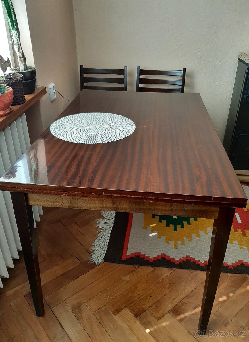 STŮL ROZKLDACÍ - 2