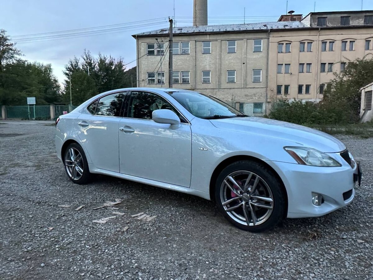 Lexus IS 220d - 2