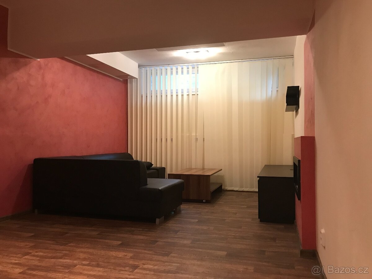 Prodej nebo pronájem prostoru v Luhačovicích - 2