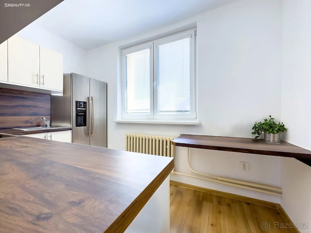 Prodám světlý a prostorný byt 3+1 po kompletní rekonstrukci - 2