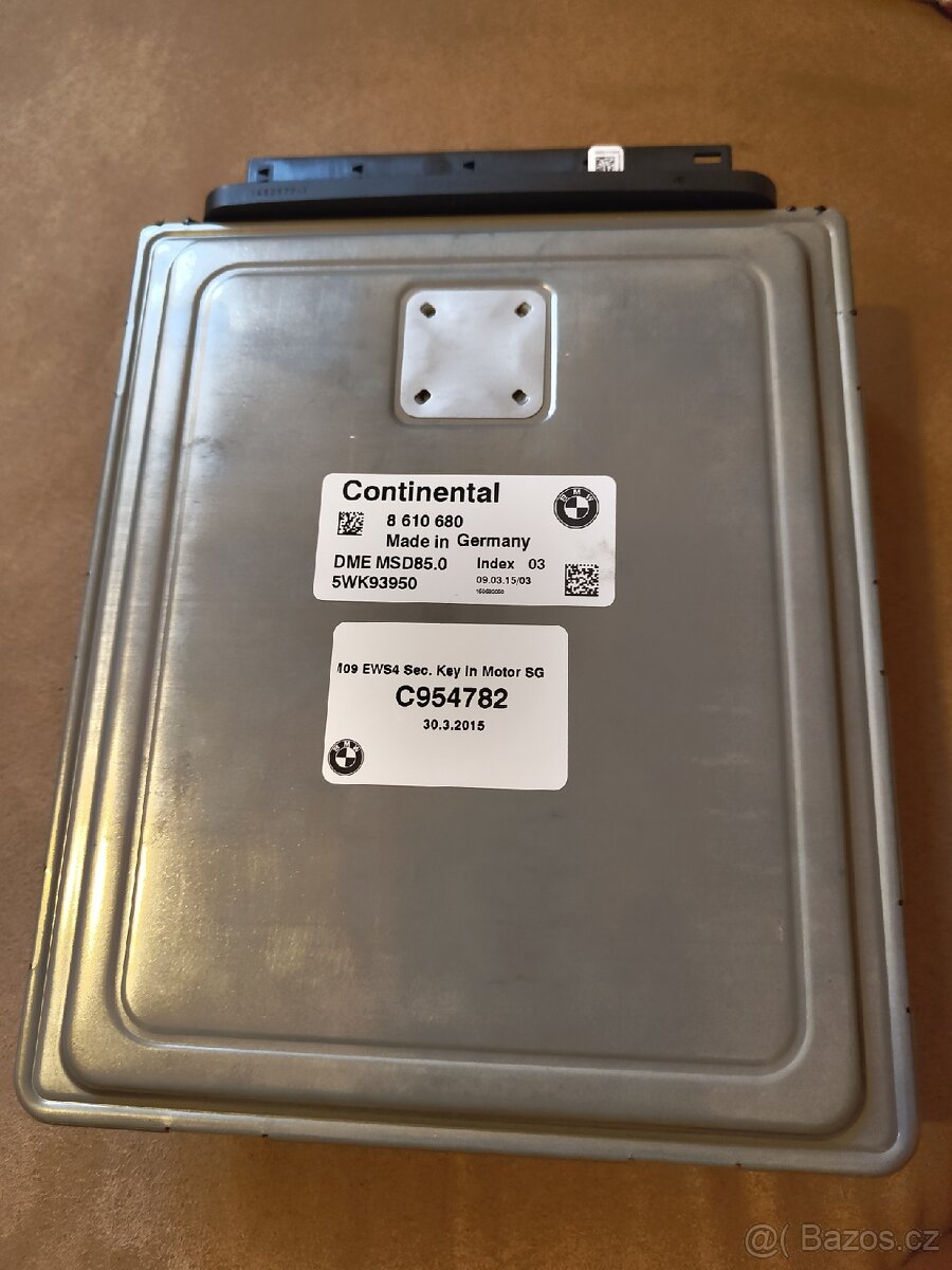 Řídící jednotka BMW 5.0i - 2