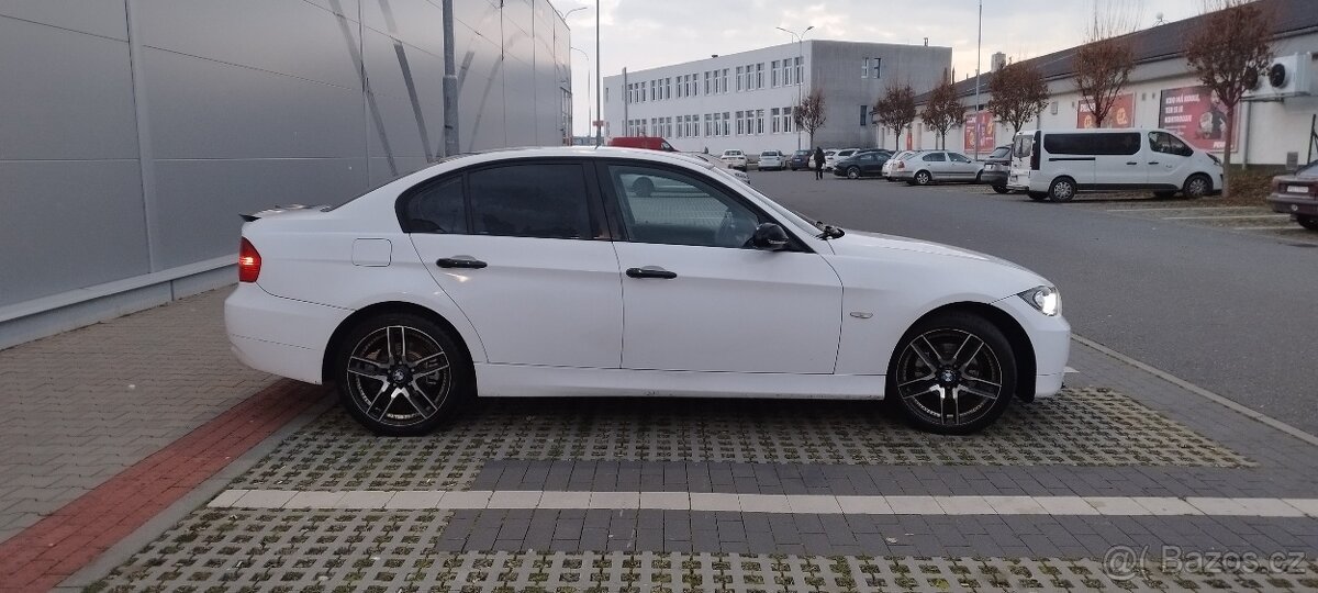 BMW E90 318i - 2