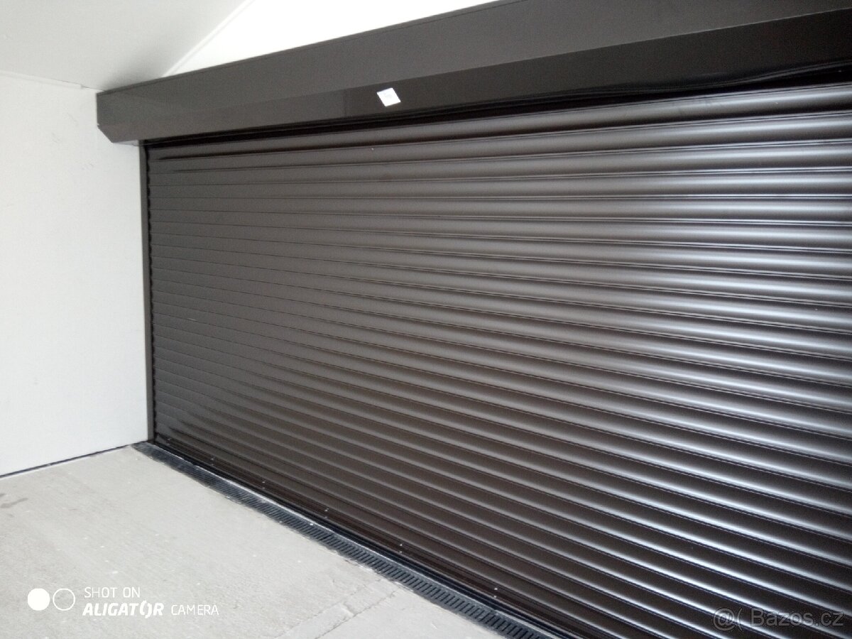 Garážová rolovací vrata zateplené 77mm lamely možno montáž - 2