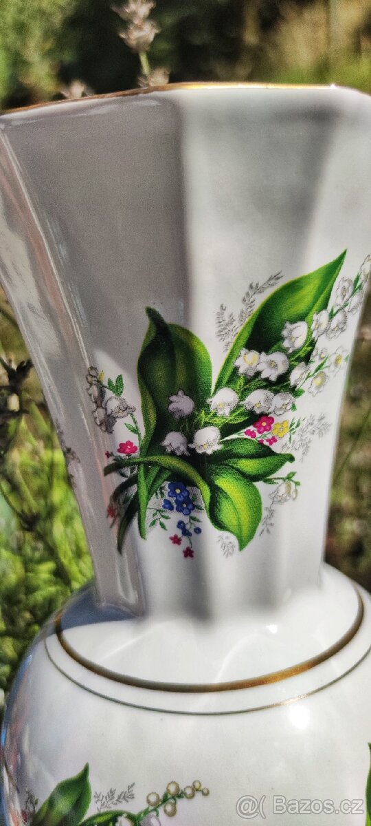 Porcelánový sen: Romantická váza s konvalinkami. - 2