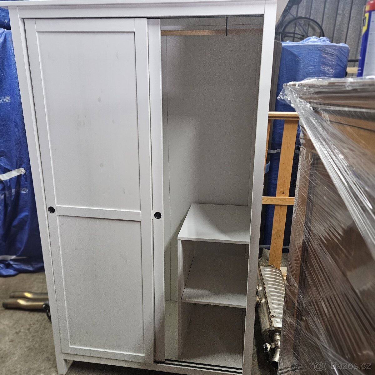 Prodám zánovní skříň - 2