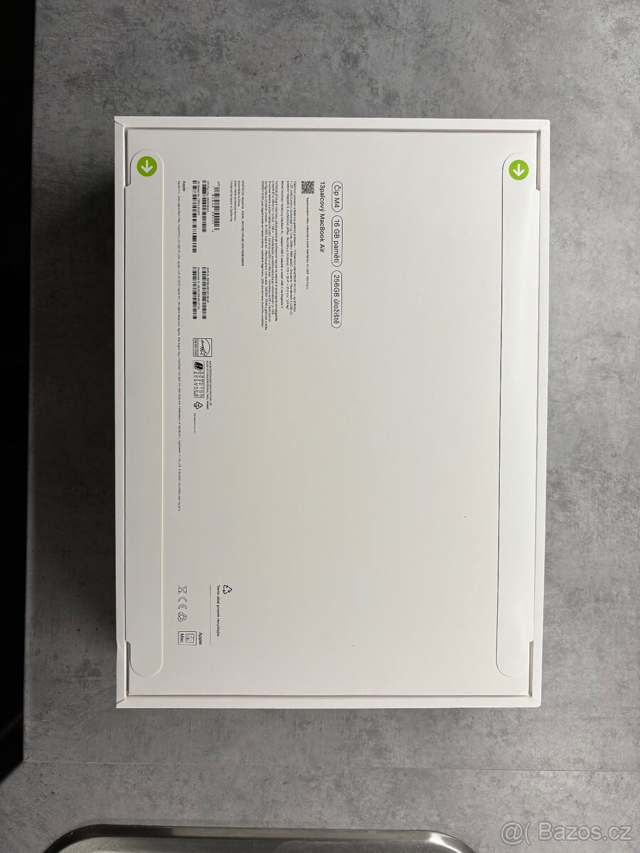 Nový Apple MacBook Air 13" (2025) blankytně modrý - 2