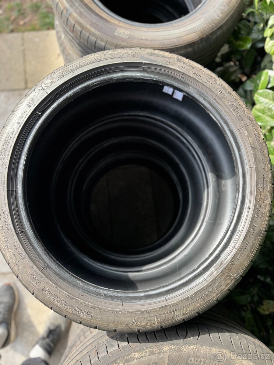 Sada letních pneu 225/40/18 Michelin. - 2