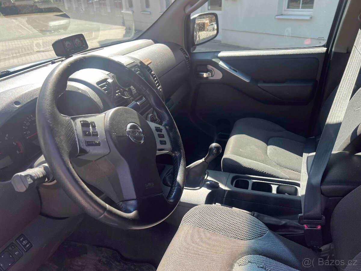 Nissan Navara - 2