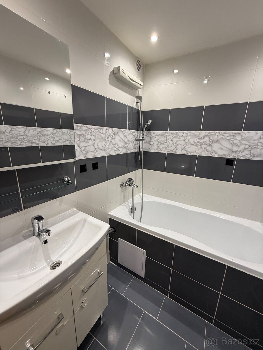 Pronájem bytu 3+1, Třinec, ul. Erbenova - 2