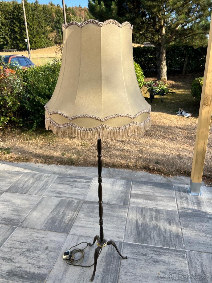 Podlahová lampa - 2