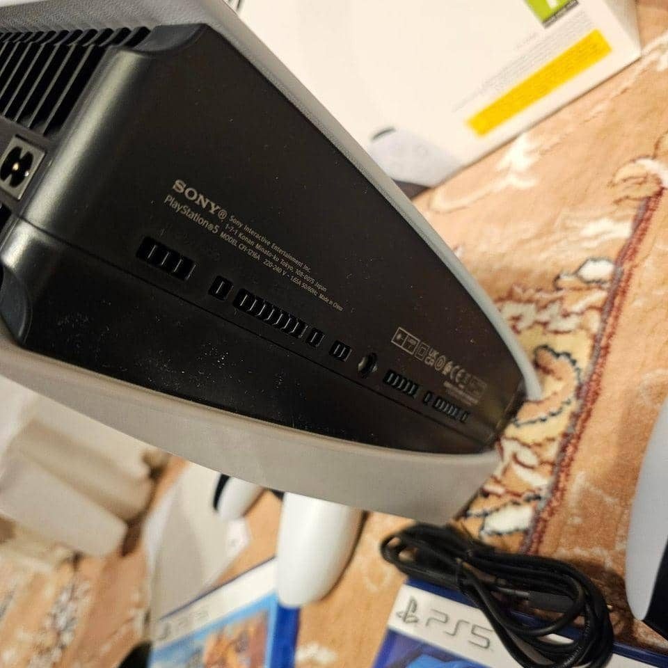 PS5 825GB - 2