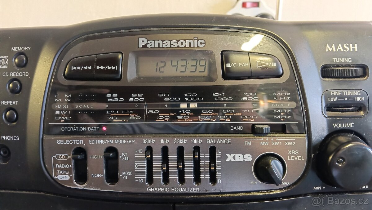 Radiomagnetofon Panasonic . - 2