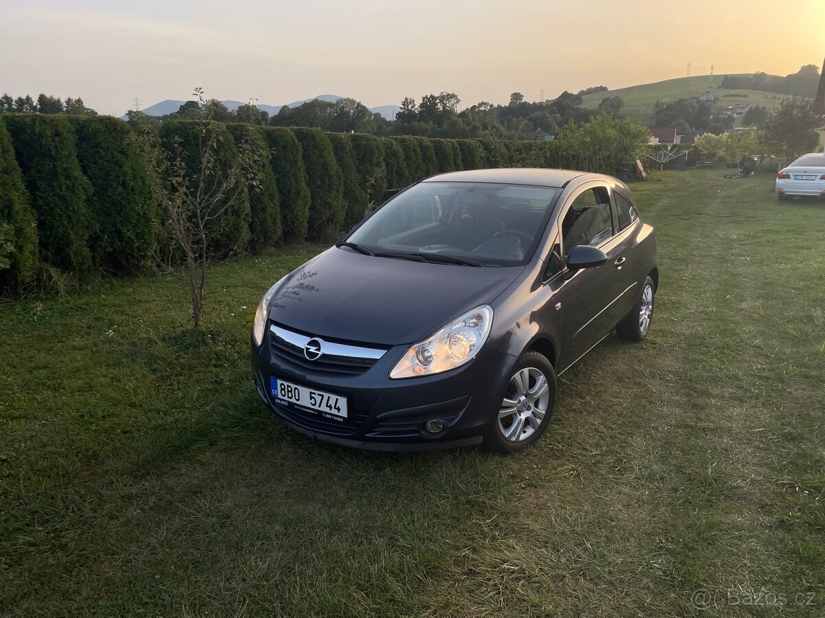 Opel Corsa D 1.2 Nízký nájezd - 2