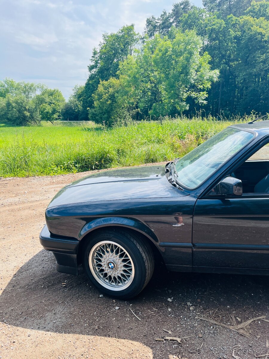 BMW E30 318is - 2