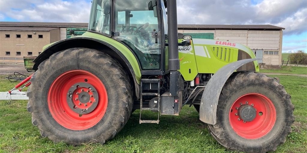 CLAAS Arion 640 - 2