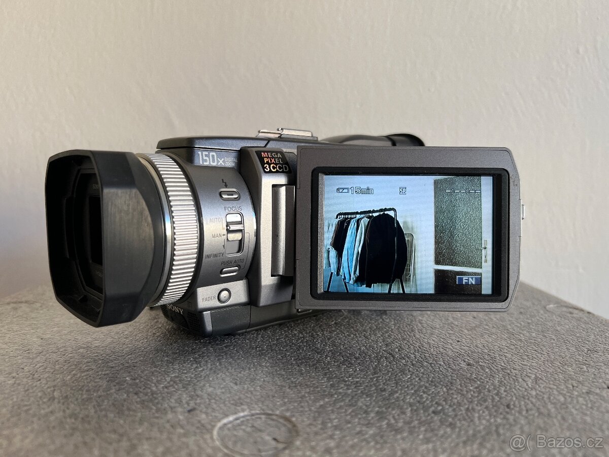 SONY DCR-TRV950E MiniDV Camcoder - 2