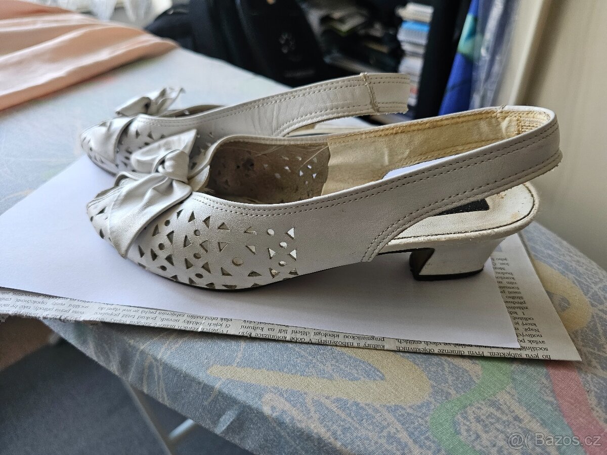 Celokožené bílé letní boty vel 39 - 2