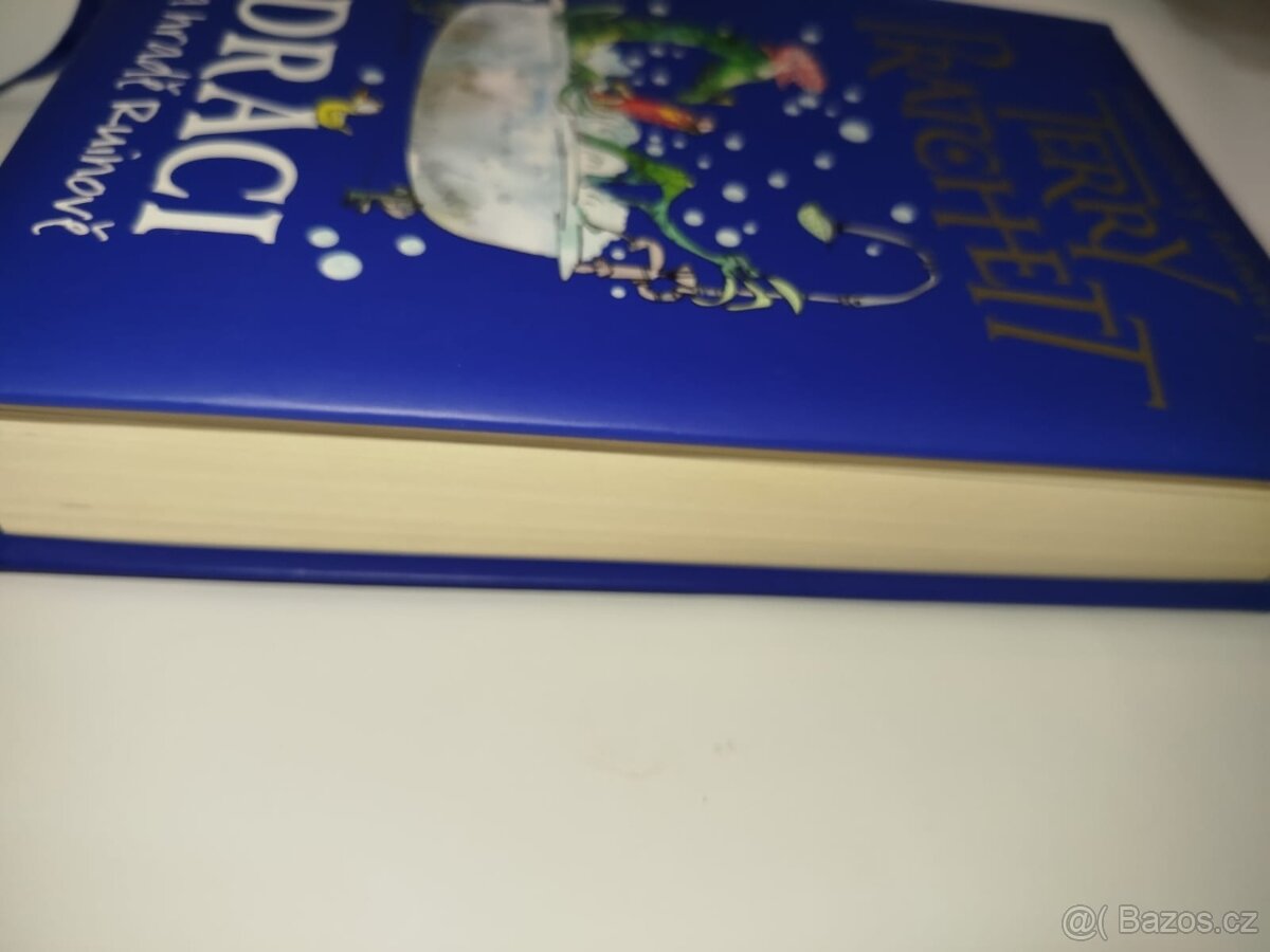 Draci na hradě Ruinově- Terry Pratchett - 2