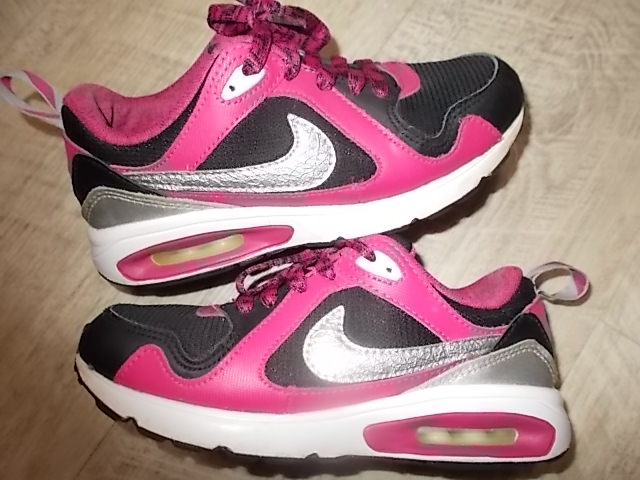 DIVČÍ BOTASKY NIKE VEL- 31.5 TOP STAV - 2