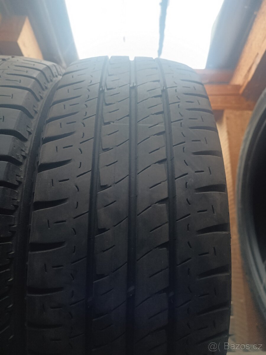215/60/17C Michelin - 2