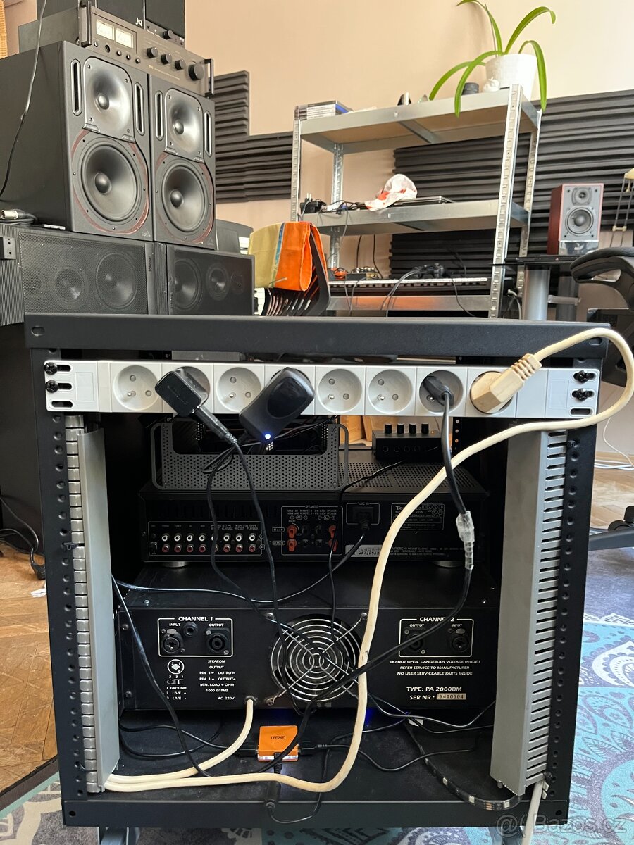 Prodám PA Rack zesilovačů - 2