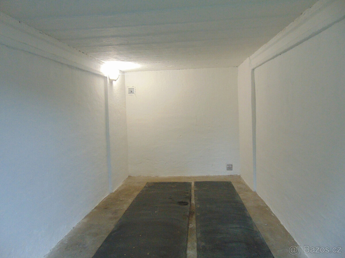 Pronájem, Garáže, 15,9 m² - Chrudim - 2