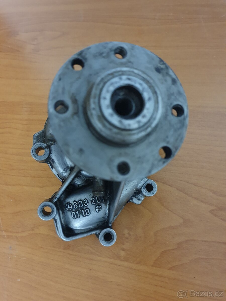 Vodní pumpa Mercedes W201, W124, W126 - 2